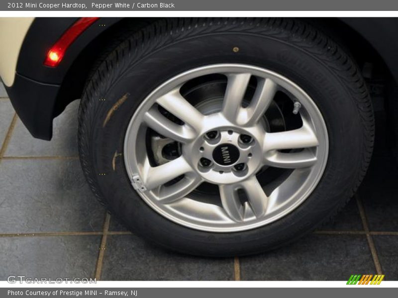 Pepper White / Carbon Black 2012 Mini Cooper Hardtop