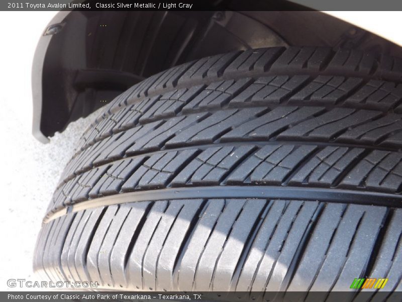 Classic Silver Metallic / Light Gray 2011 Toyota Avalon Limited