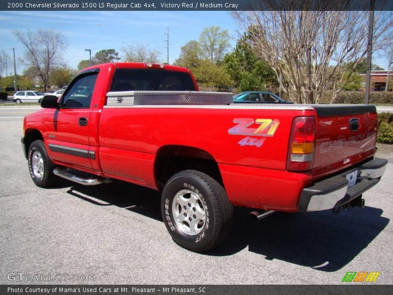 Victory Red / Medium Gray 2000 Chevrolet Silverado 1500 LS Regular Cab 4x4