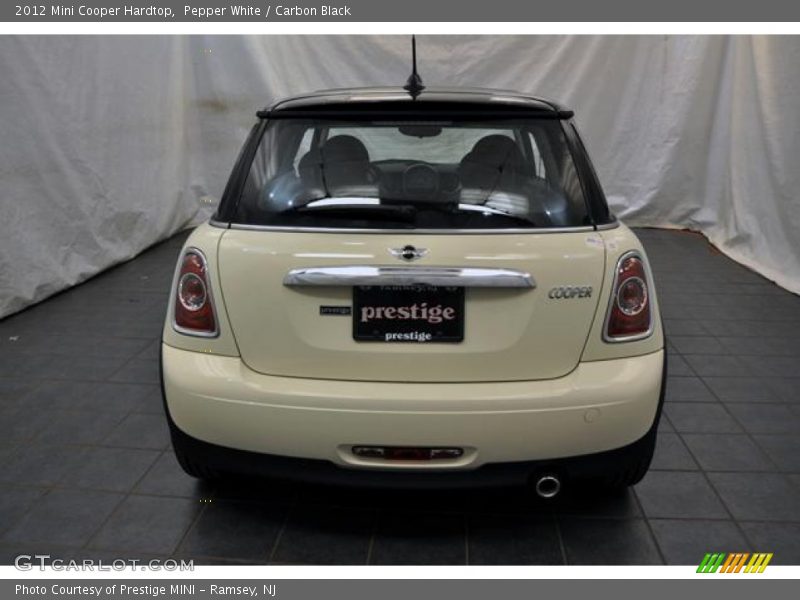 Pepper White / Carbon Black 2012 Mini Cooper Hardtop