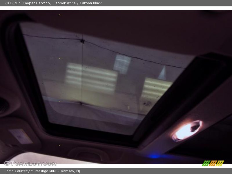 Pepper White / Carbon Black 2012 Mini Cooper Hardtop