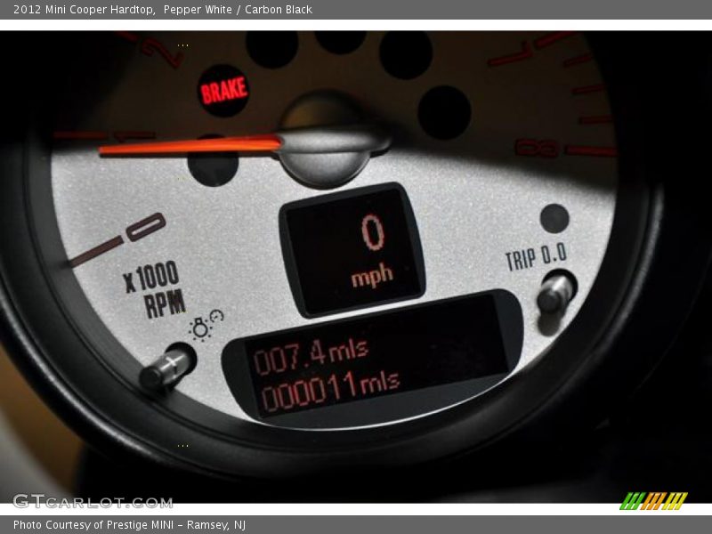 Pepper White / Carbon Black 2012 Mini Cooper Hardtop