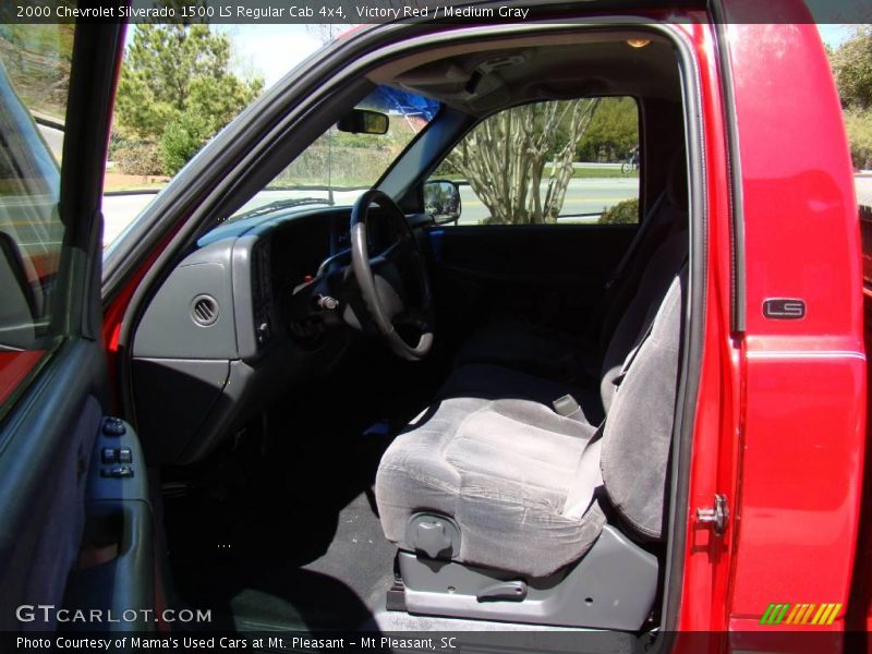 Victory Red / Medium Gray 2000 Chevrolet Silverado 1500 LS Regular Cab 4x4