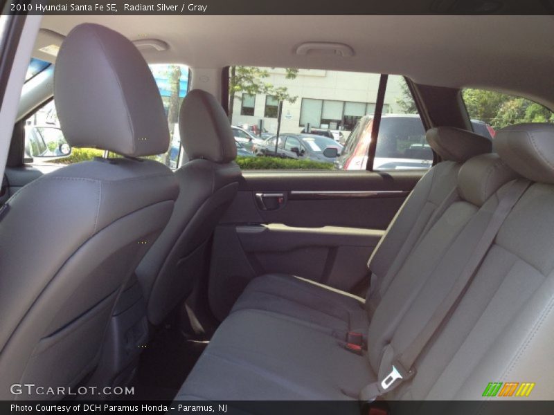 Radiant Silver / Gray 2010 Hyundai Santa Fe SE