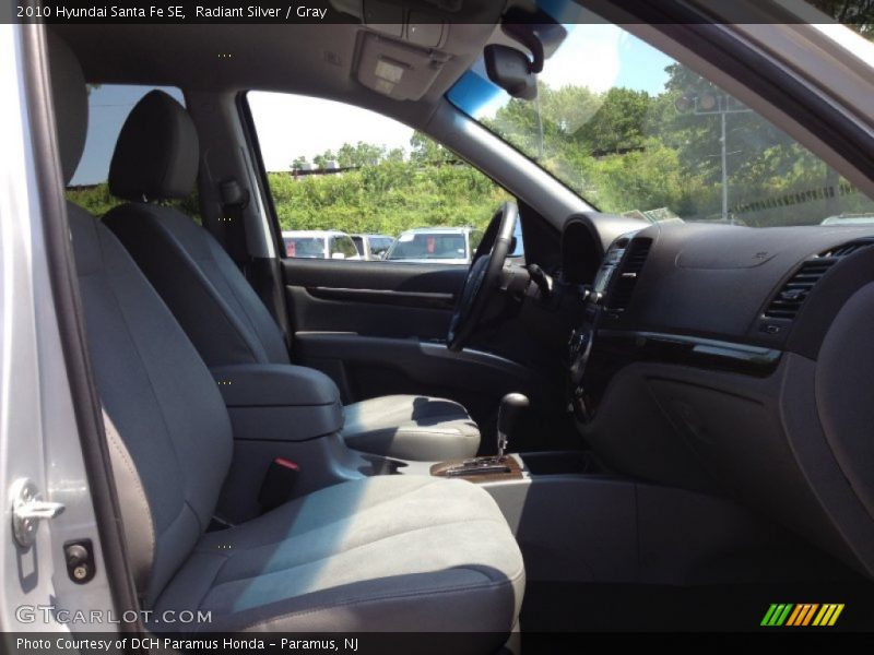 Radiant Silver / Gray 2010 Hyundai Santa Fe SE