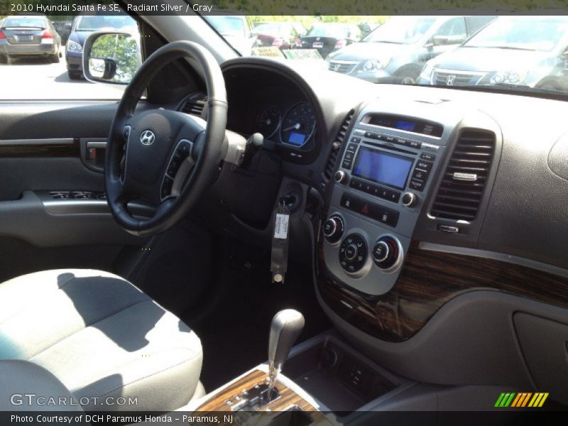 Radiant Silver / Gray 2010 Hyundai Santa Fe SE
