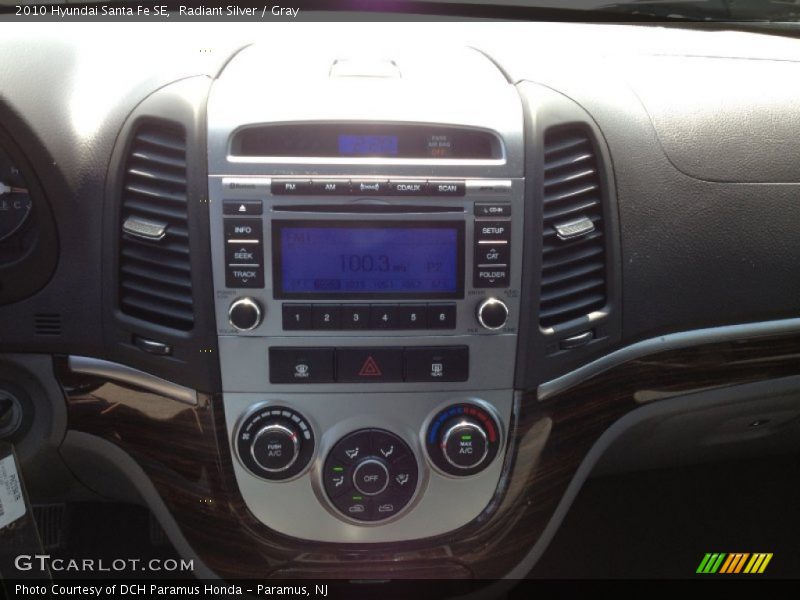 Radiant Silver / Gray 2010 Hyundai Santa Fe SE