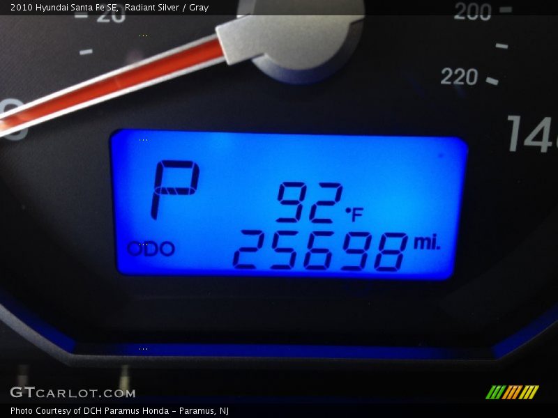 Radiant Silver / Gray 2010 Hyundai Santa Fe SE