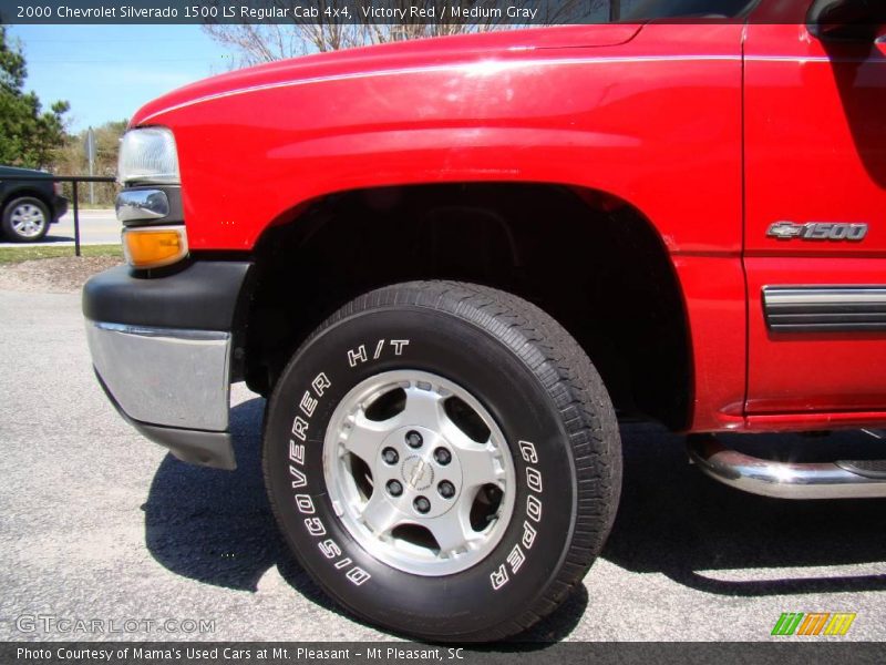 Victory Red / Medium Gray 2000 Chevrolet Silverado 1500 LS Regular Cab 4x4