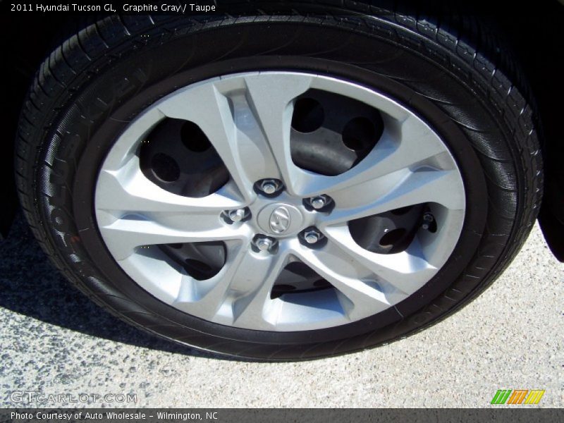 Graphite Gray / Taupe 2011 Hyundai Tucson GL