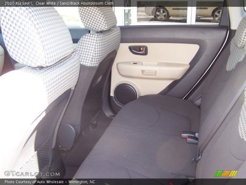 Clear White / Sand/Black Houndstooth Cloth 2010 Kia Soul !