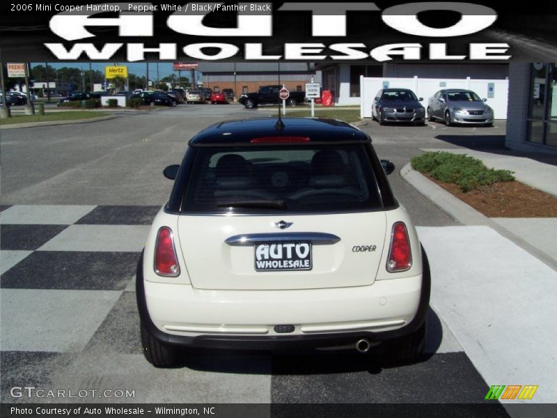 Pepper White / Black/Panther Black 2006 Mini Cooper Hardtop