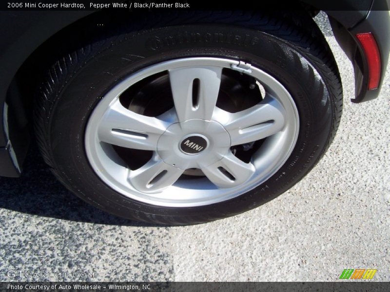 Pepper White / Black/Panther Black 2006 Mini Cooper Hardtop