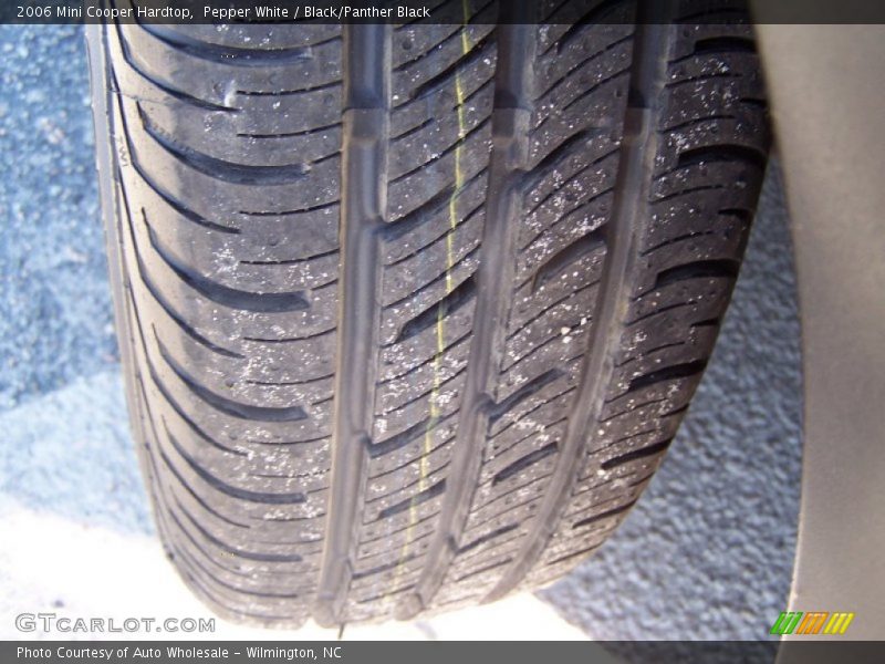 Pepper White / Black/Panther Black 2006 Mini Cooper Hardtop