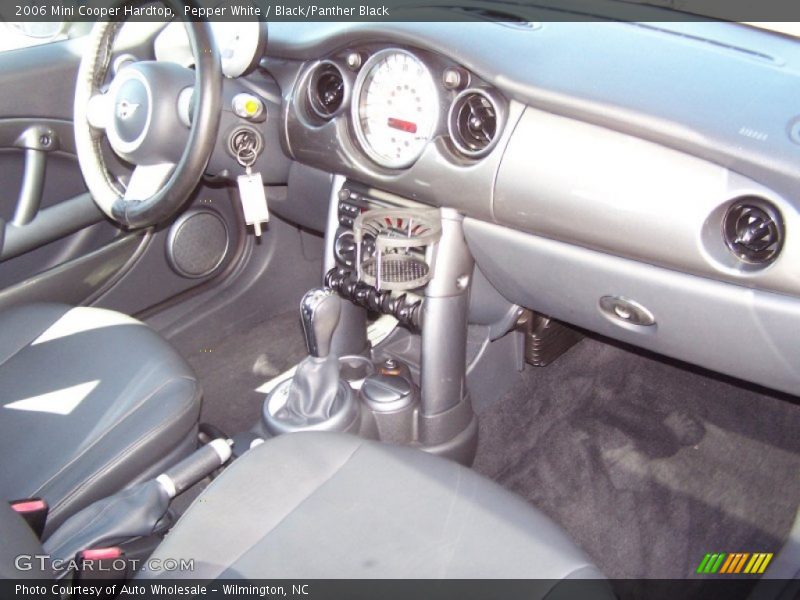 Pepper White / Black/Panther Black 2006 Mini Cooper Hardtop