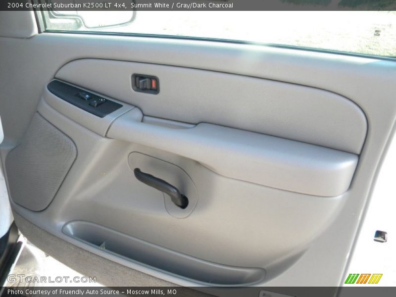 Summit White / Gray/Dark Charcoal 2004 Chevrolet Suburban K2500 LT 4x4