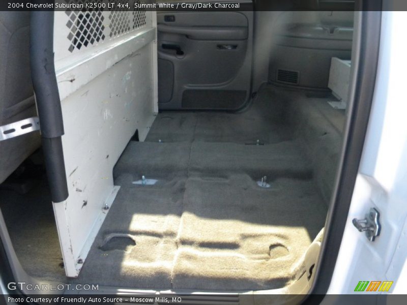Summit White / Gray/Dark Charcoal 2004 Chevrolet Suburban K2500 LT 4x4