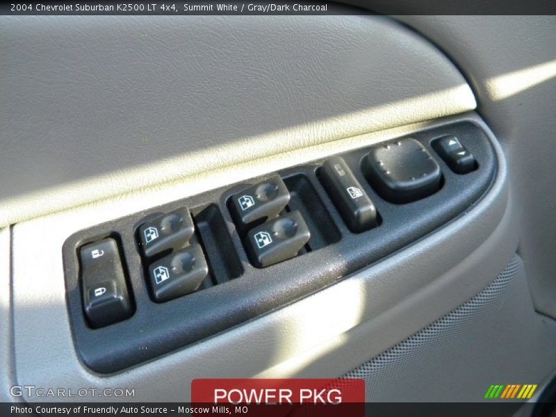 Summit White / Gray/Dark Charcoal 2004 Chevrolet Suburban K2500 LT 4x4