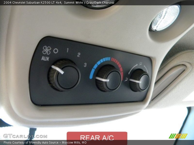 Summit White / Gray/Dark Charcoal 2004 Chevrolet Suburban K2500 LT 4x4