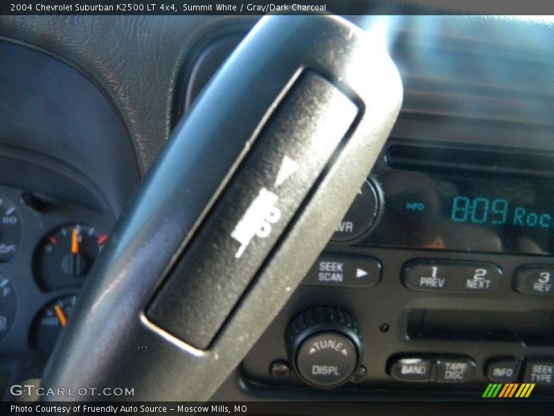 Summit White / Gray/Dark Charcoal 2004 Chevrolet Suburban K2500 LT 4x4