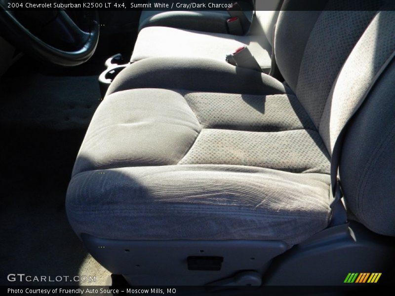 Summit White / Gray/Dark Charcoal 2004 Chevrolet Suburban K2500 LT 4x4