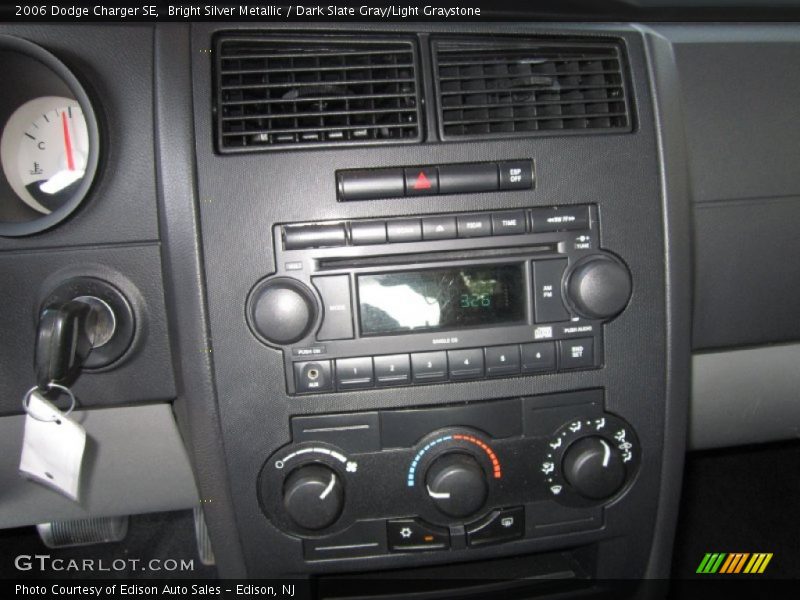 Bright Silver Metallic / Dark Slate Gray/Light Graystone 2006 Dodge Charger SE