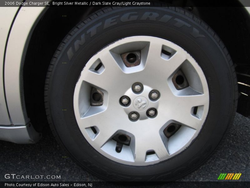 Bright Silver Metallic / Dark Slate Gray/Light Graystone 2006 Dodge Charger SE