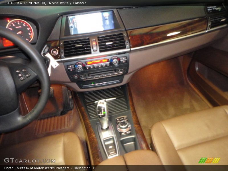 Alpine White / Tobacco 2010 BMW X5 xDrive30i