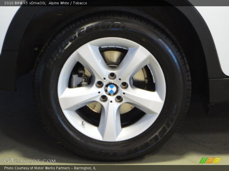Alpine White / Tobacco 2010 BMW X5 xDrive30i