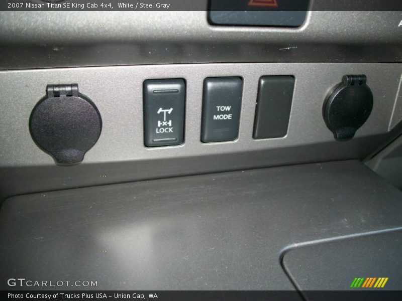 White / Steel Gray 2007 Nissan Titan SE King Cab 4x4