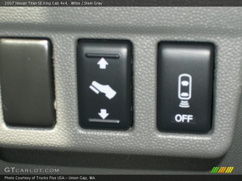White / Steel Gray 2007 Nissan Titan SE King Cab 4x4