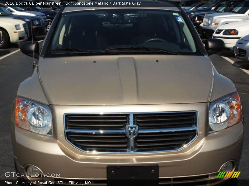 Light Sandstone Metallic / Dark Slate Gray 2010 Dodge Caliber Mainstreet