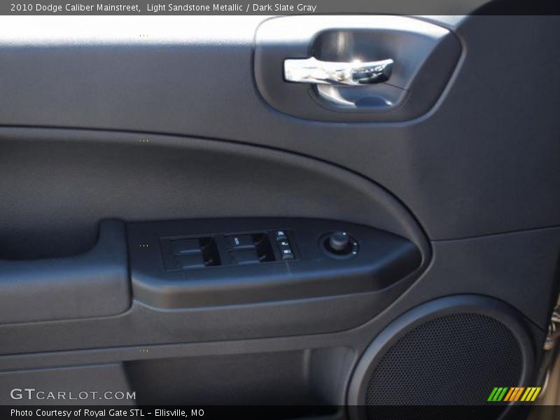 Light Sandstone Metallic / Dark Slate Gray 2010 Dodge Caliber Mainstreet