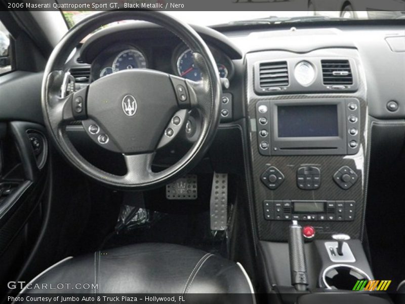 Dashboard of 2006 Quattroporte Sport GT