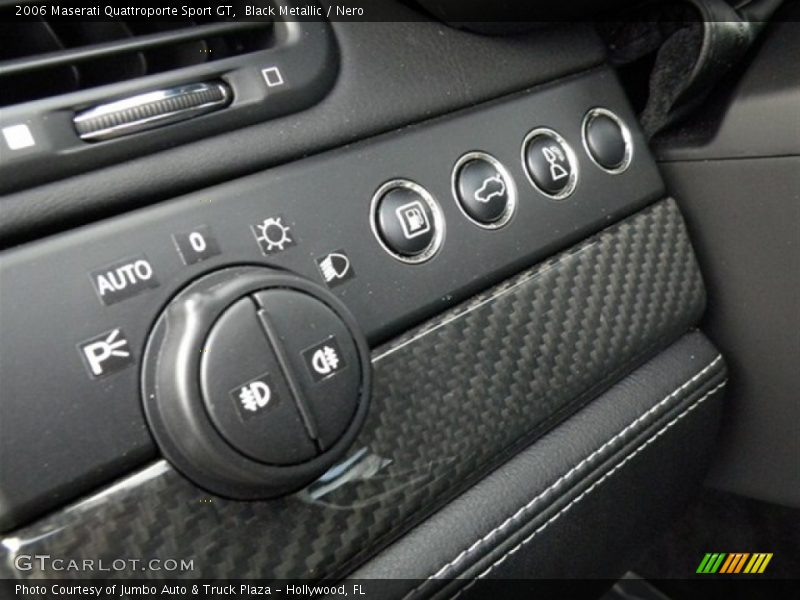 Controls of 2006 Quattroporte Sport GT
