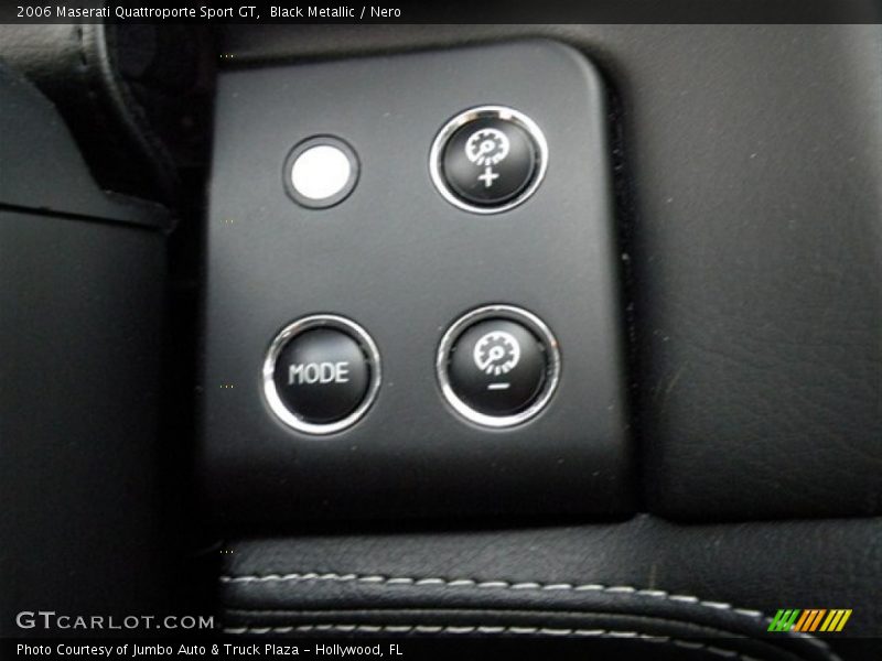 Controls of 2006 Quattroporte Sport GT