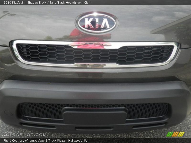 Shadow Black / Sand/Black Houndstooth Cloth 2010 Kia Soul !