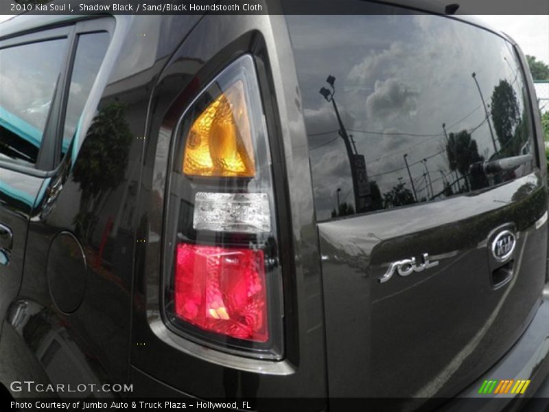 Shadow Black / Sand/Black Houndstooth Cloth 2010 Kia Soul !