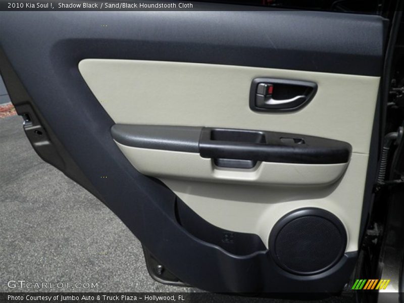 Shadow Black / Sand/Black Houndstooth Cloth 2010 Kia Soul !