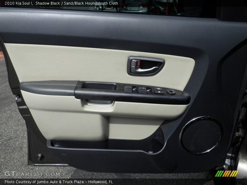 Shadow Black / Sand/Black Houndstooth Cloth 2010 Kia Soul !