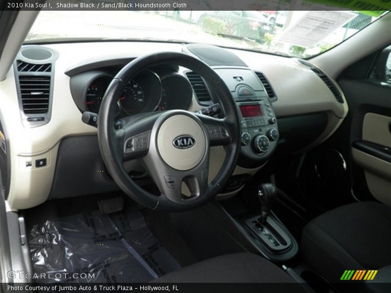 Shadow Black / Sand/Black Houndstooth Cloth 2010 Kia Soul !