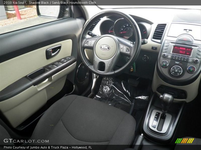 Dashboard of 2010 Soul !