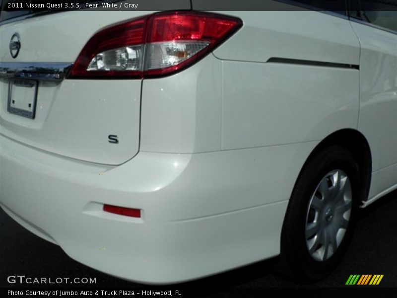 Pearl White / Gray 2011 Nissan Quest 3.5 S