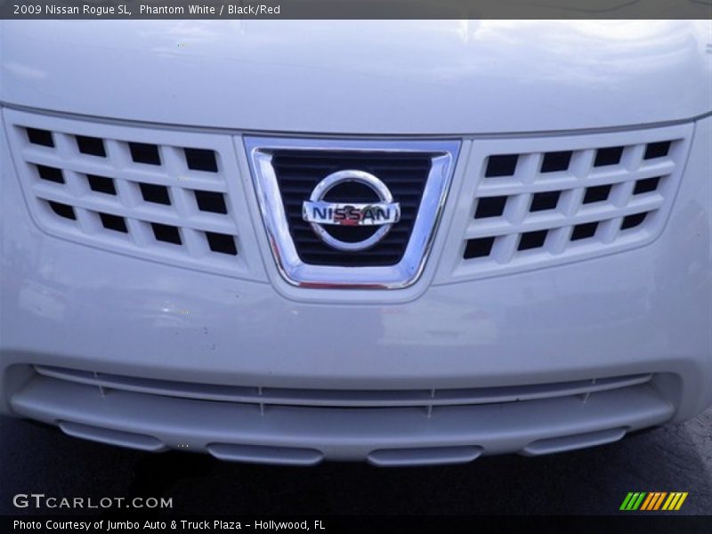 Phantom White / Black/Red 2009 Nissan Rogue SL