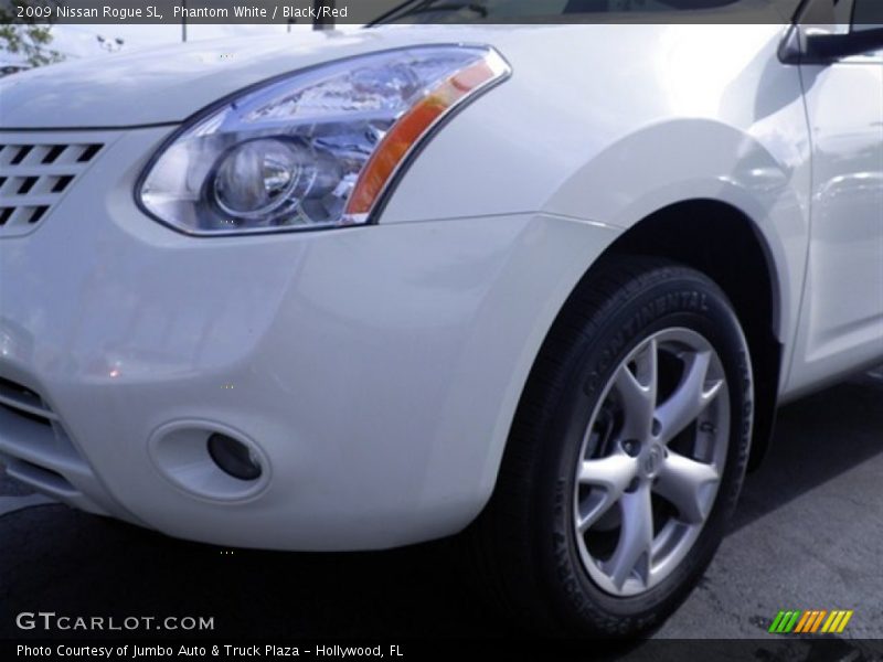 Phantom White / Black/Red 2009 Nissan Rogue SL