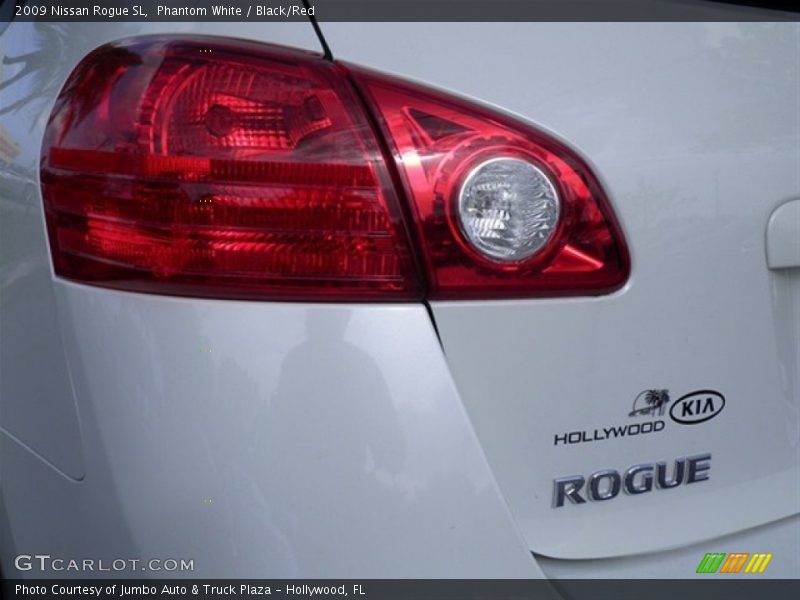 Phantom White / Black/Red 2009 Nissan Rogue SL