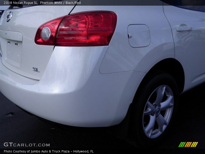 Phantom White / Black/Red 2009 Nissan Rogue SL