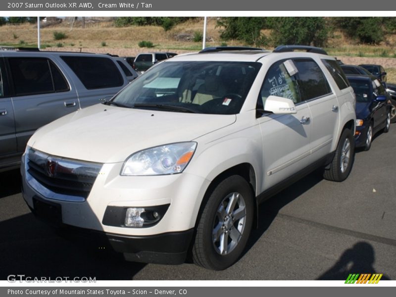 Cream White / Tan 2007 Saturn Outlook XR AWD