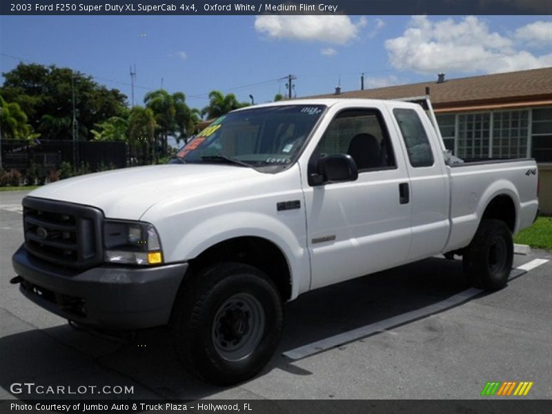 Oxford White / Medium Flint Grey 2003 Ford F250 Super Duty XL SuperCab 4x4