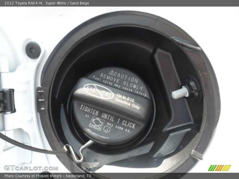 Super White / Sand Beige 2012 Toyota RAV4 I4